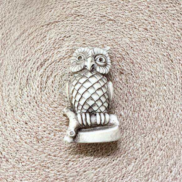 Vintage Hand Carved Perched Owl on Limb Figurine 2.25" Made Italy Shelf Sitter - Picture 8 of 8